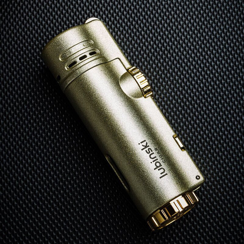 Bật lửa khò cigar Lubinski rất tiện lợi khi sử dụng